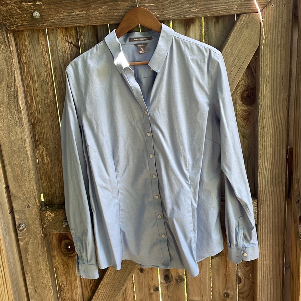 Eddie Bauer blue chambray collared shirt. Women’s Tall XL.
